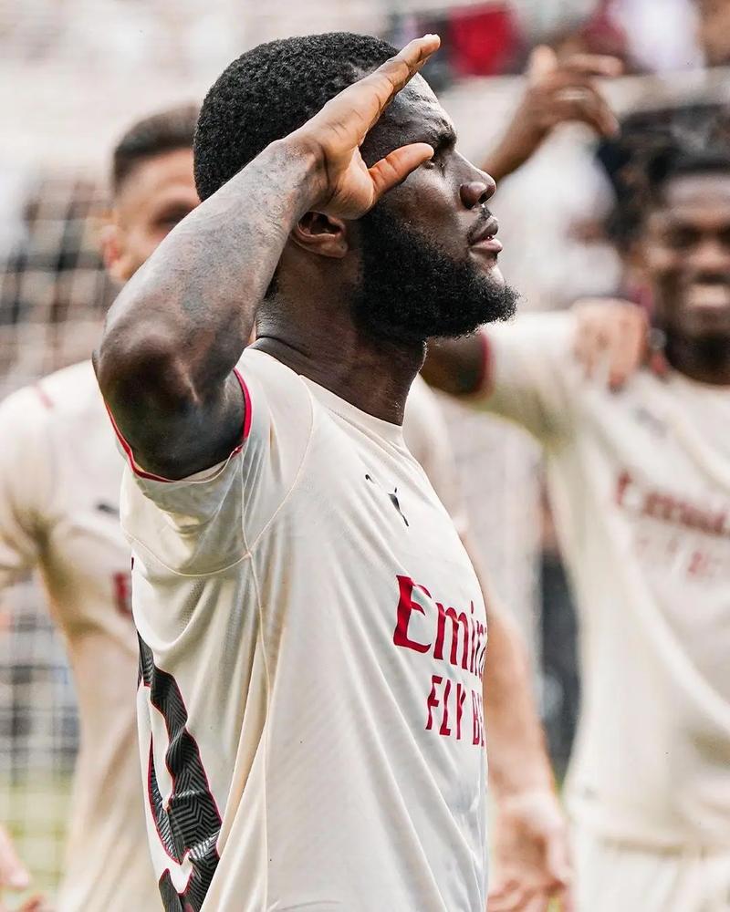 前米兰门将：圣地亚哥很难在意甲立足；球队真的很缺一名中锋（前米兰门将：圣地亚哥在意甲前景不佳，球队迫切需要一名中锋）