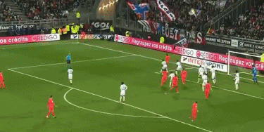 吴前贡献16分5篮板5助攻，两队唯一得分上双的本土球员