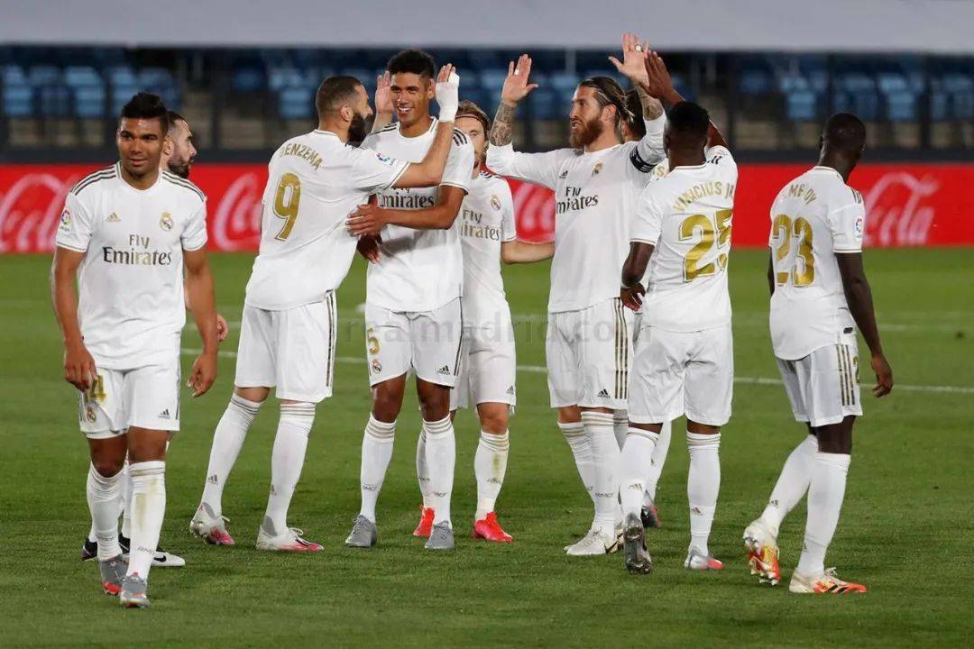 高天意：申花今年丢冠没去年遗憾，球队问题需全员年底总结（高天意称申花今年丢冠遗憾不及去年，球队问题需全队年末复盘）