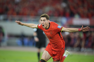 西媒：德尔塞罗担任巴萨本轮VAR裁判，曾多次执裁巴萨惹争议（西媒：德尔塞罗将负责本轮巴萨VAR，曾多次吹罚巴萨引争议）