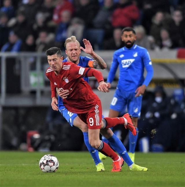 前15轮德甲凯恩6次当选全场最佳，比其他球员至少多3次（德甲前15轮，凯恩6次当选全场最佳，领先其余球员至少3次）