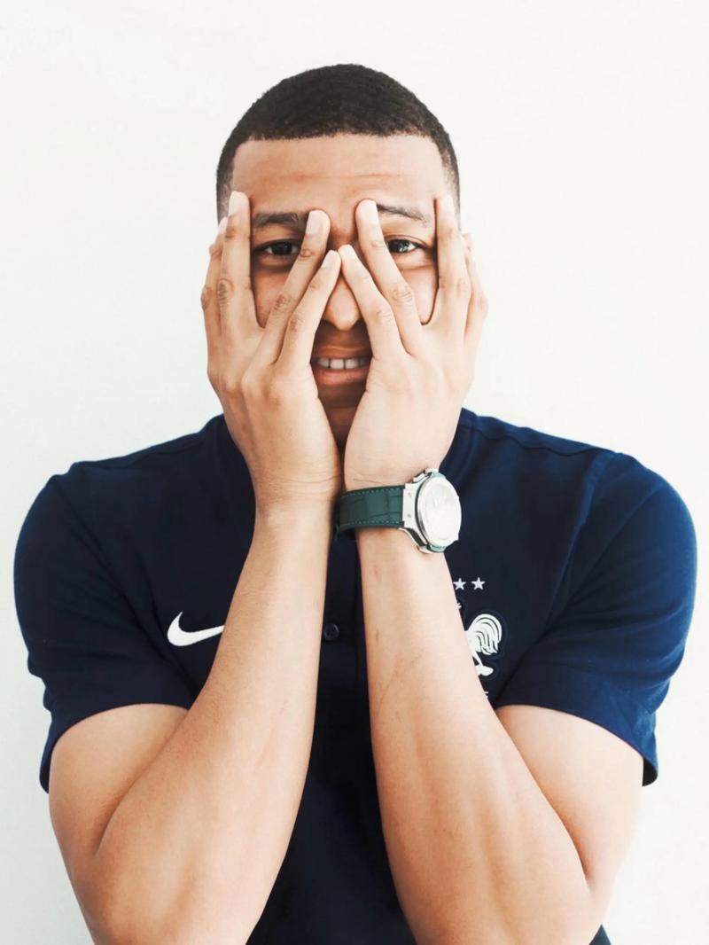 阿斯：皇马仍信任阿隆索，但需要他和球队给出决定性的回应（阿斯：皇马对阿隆索仍有信心，要求他与球队拿出决定性回应）